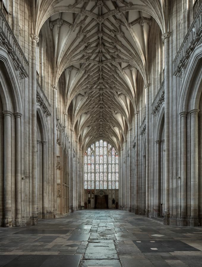 winchester nave longest in europe-P