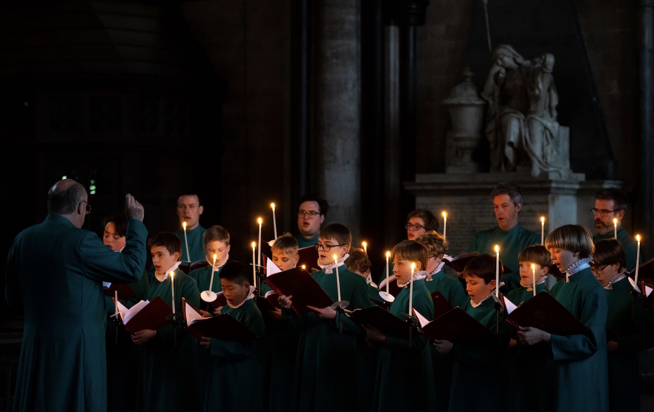 https://hifiplus.com/product/salisbury-christmas-the-choir-of-salisbury-cathedral-david-halls/